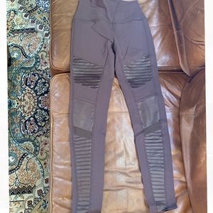 Alo Yoga Moto Leggings